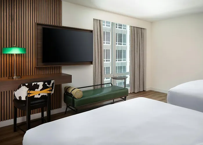 Hotel Le Meridien Worth Downtown