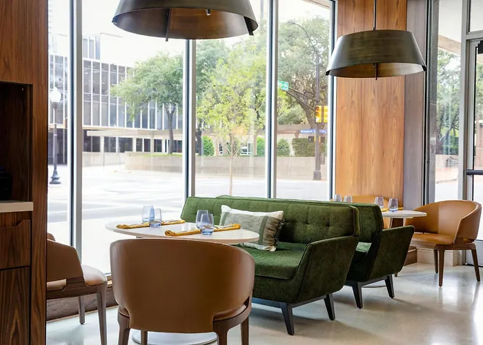 Le Meridien Worth Downtown Hotel 4*