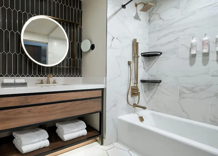 Le Meridien Worth Downtown 4*
