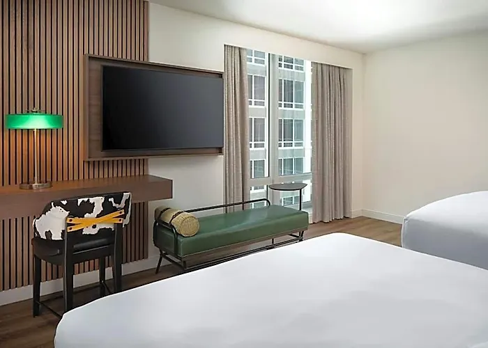 Hotel Le Meridien Worth Downtown